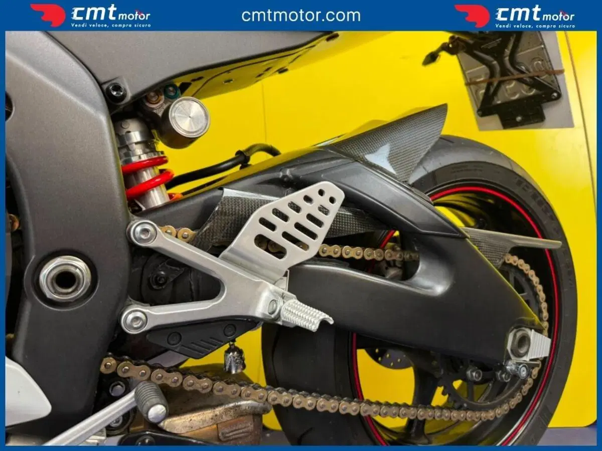Yamaha YZF R6 (2008 - 09) (8)