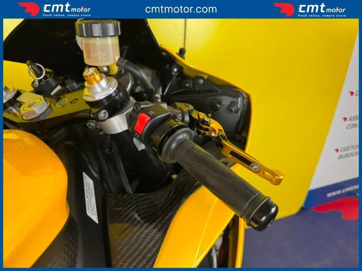 Yamaha YZF R6 (2008 - 09) (12)
