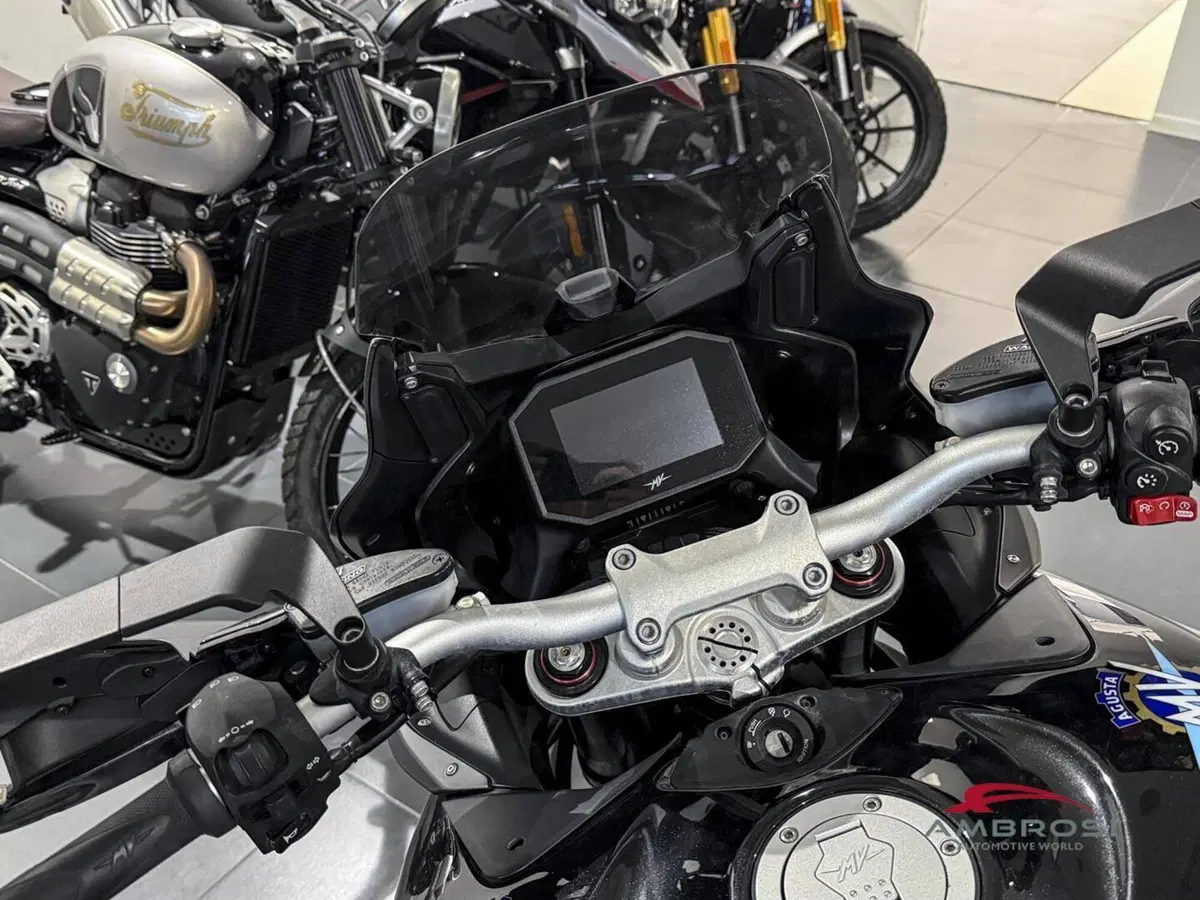 MV Agusta Brutale 800 R (2023 - 25) (4)