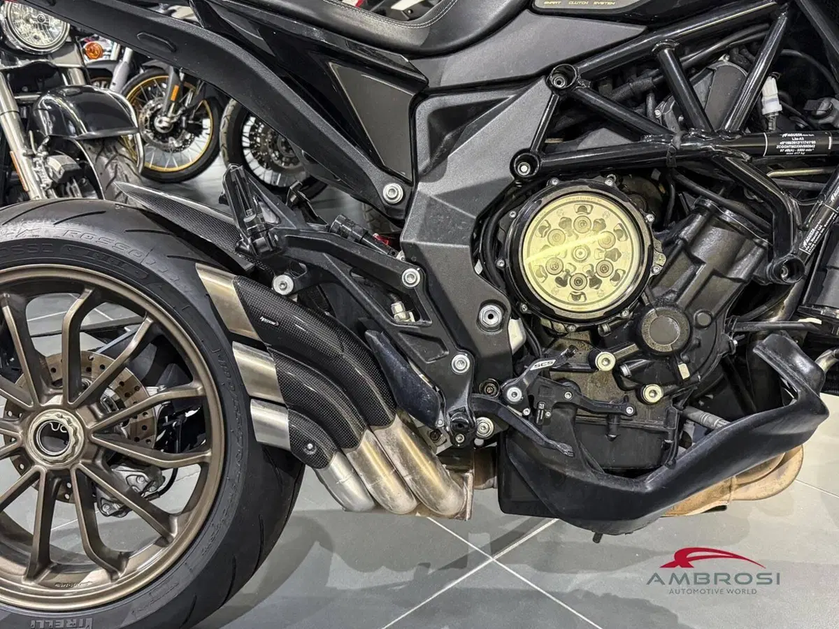 MV Agusta Brutale 800 R (2023 - 25) (5)