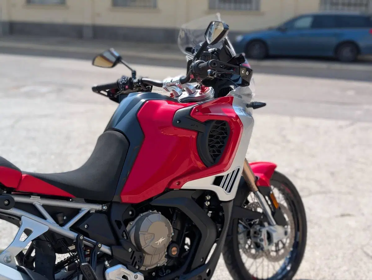 MV Agusta LXP Enduro Veloce (2024 - 25) (4)
