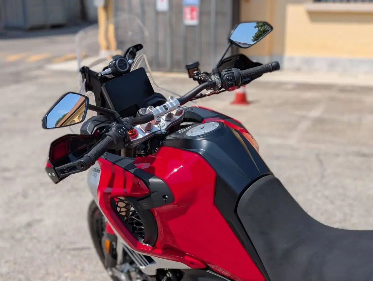 MV Agusta LXP Enduro Veloce (2024 - 25) (6)