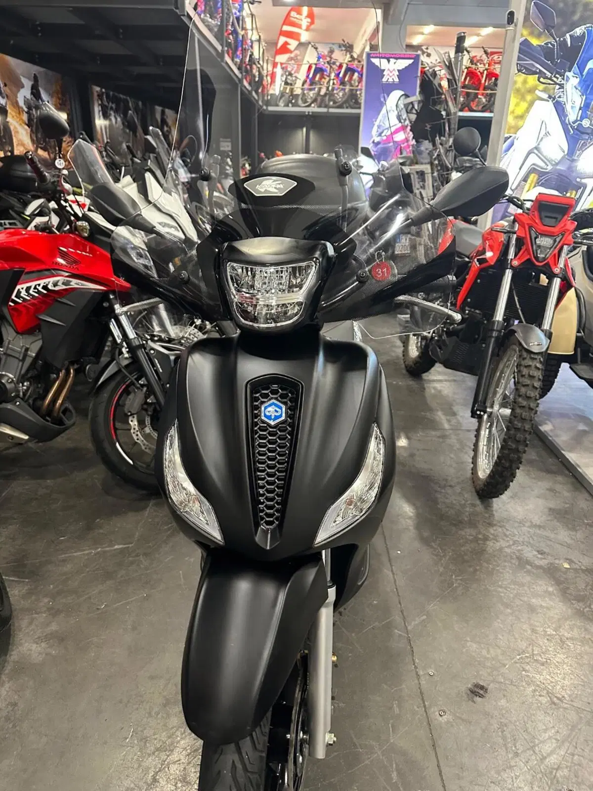 Piaggio Medley 150 S ABS (2021 - 25) (3)