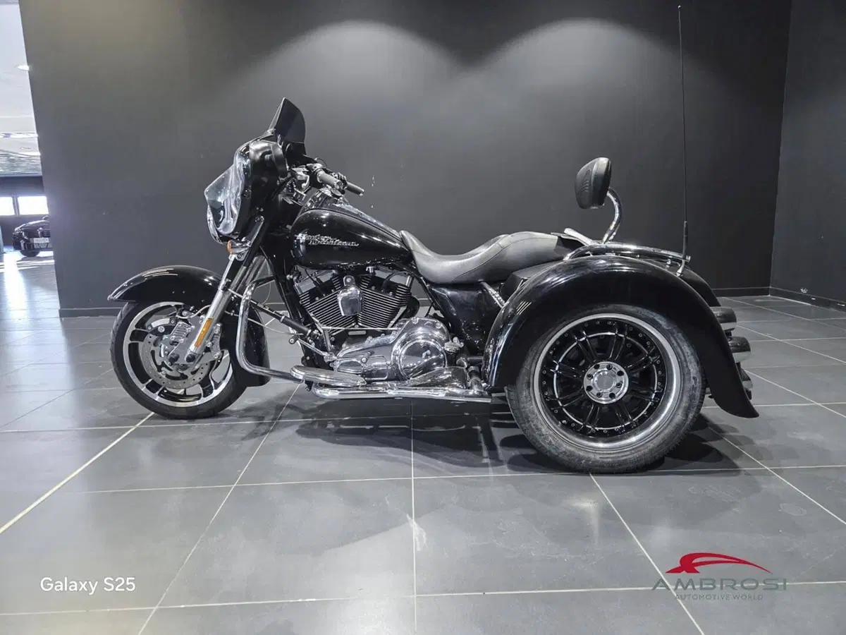 Harley-Davidson 117 CVO Tri Glide (2020 - 21) (2)
