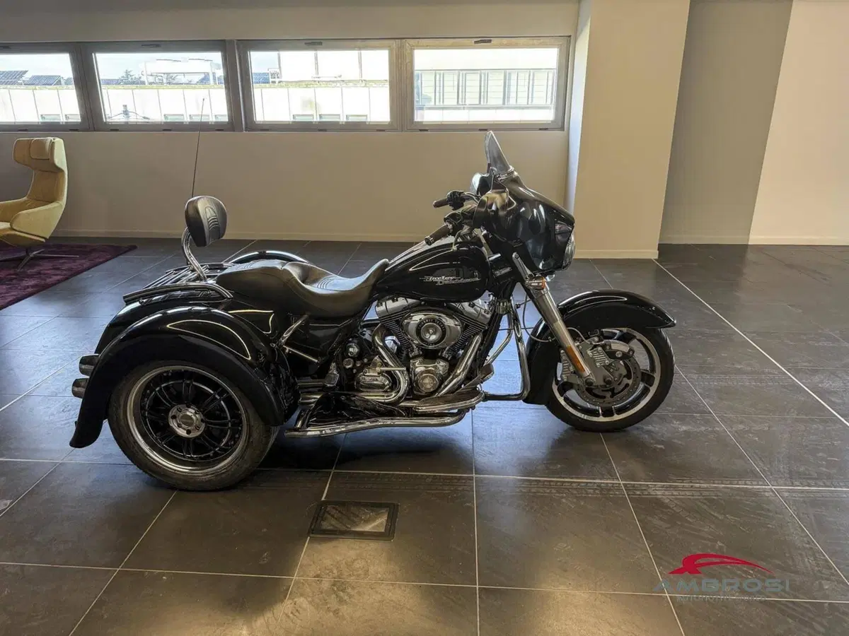 Harley-Davidson 117 CVO Tri Glide (2020 - 21) (4)