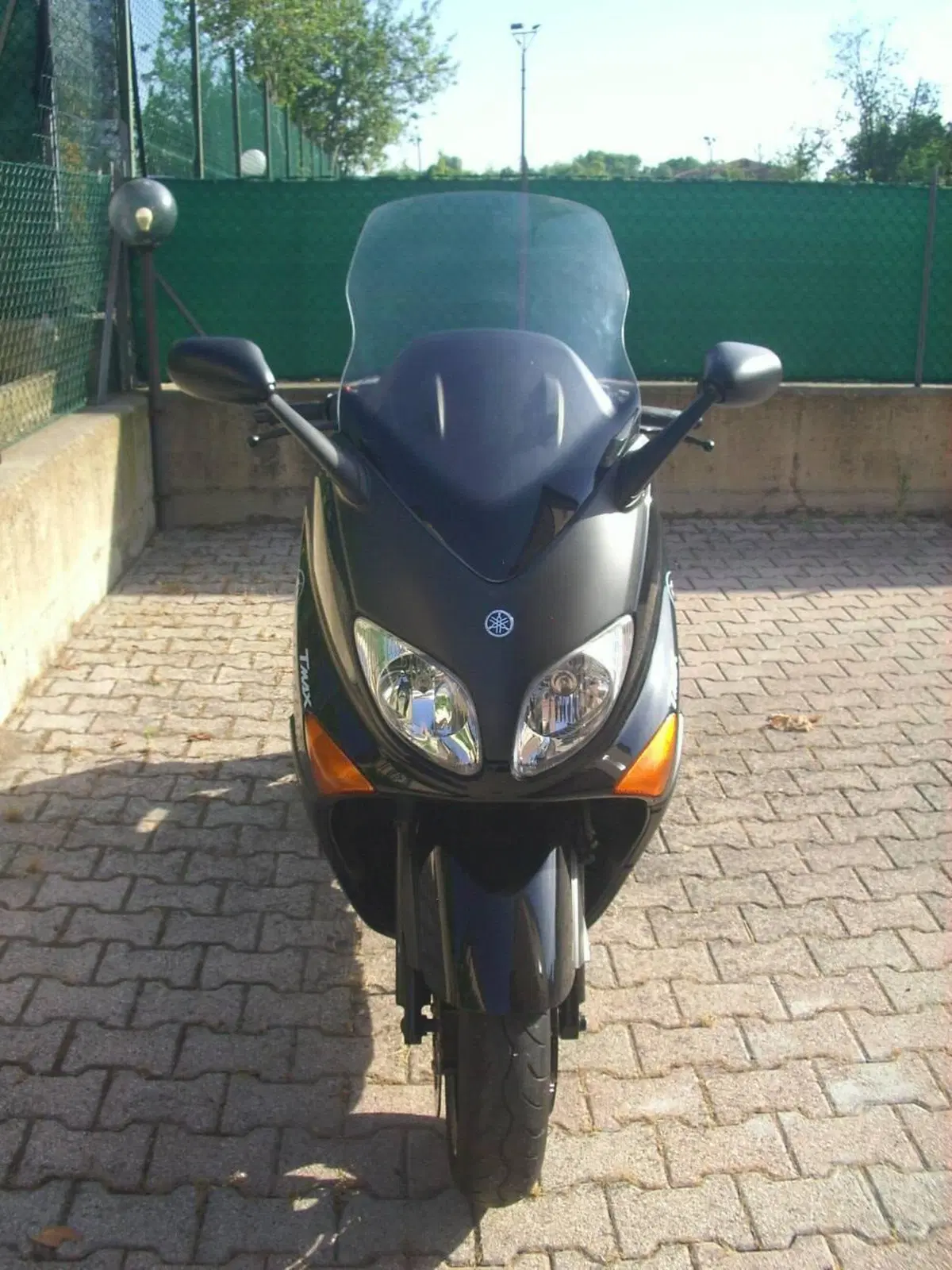 Yamaha T-Max 500 (2004 - 07) (3)