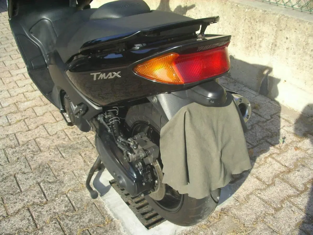 Yamaha T-Max 500 (2004 - 07) (4)