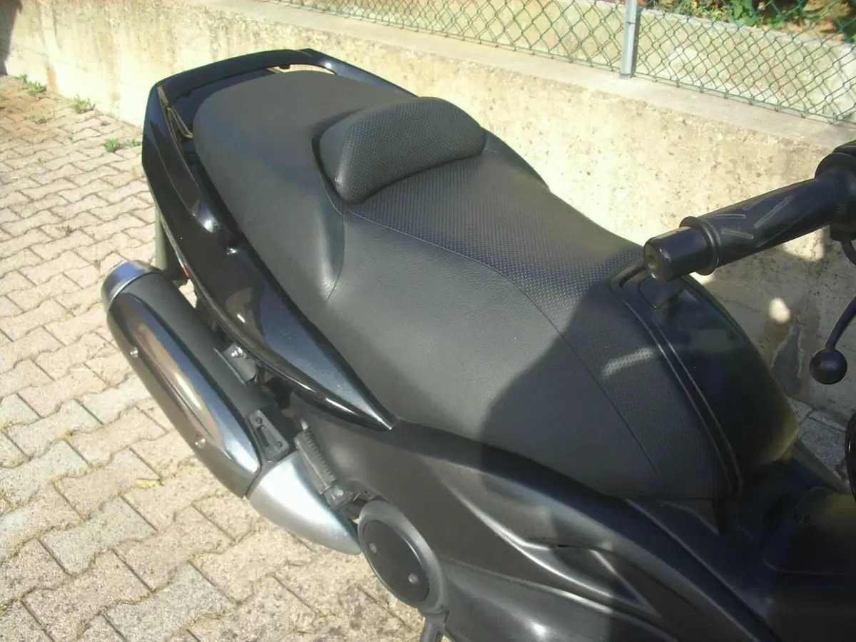 Yamaha T-Max 500 (2004 - 07) (5)