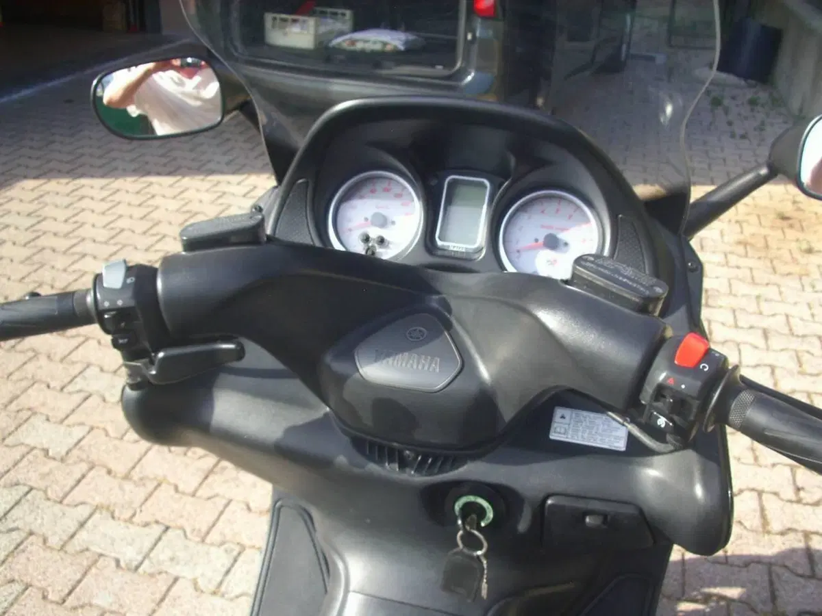 Yamaha T-Max 500 (2004 - 07) (9)
