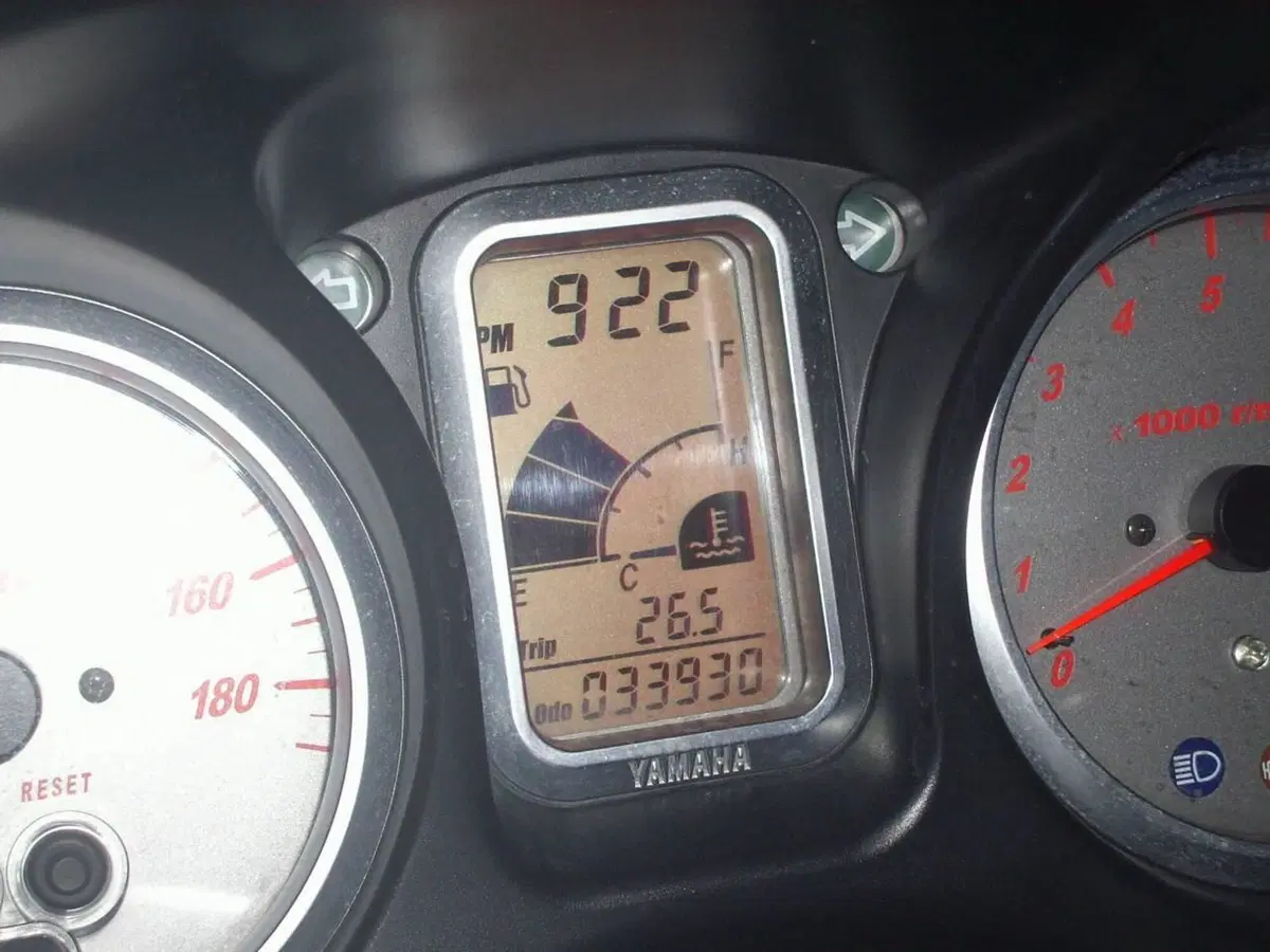 Yamaha T-Max 500 (2004 - 07) (10)
