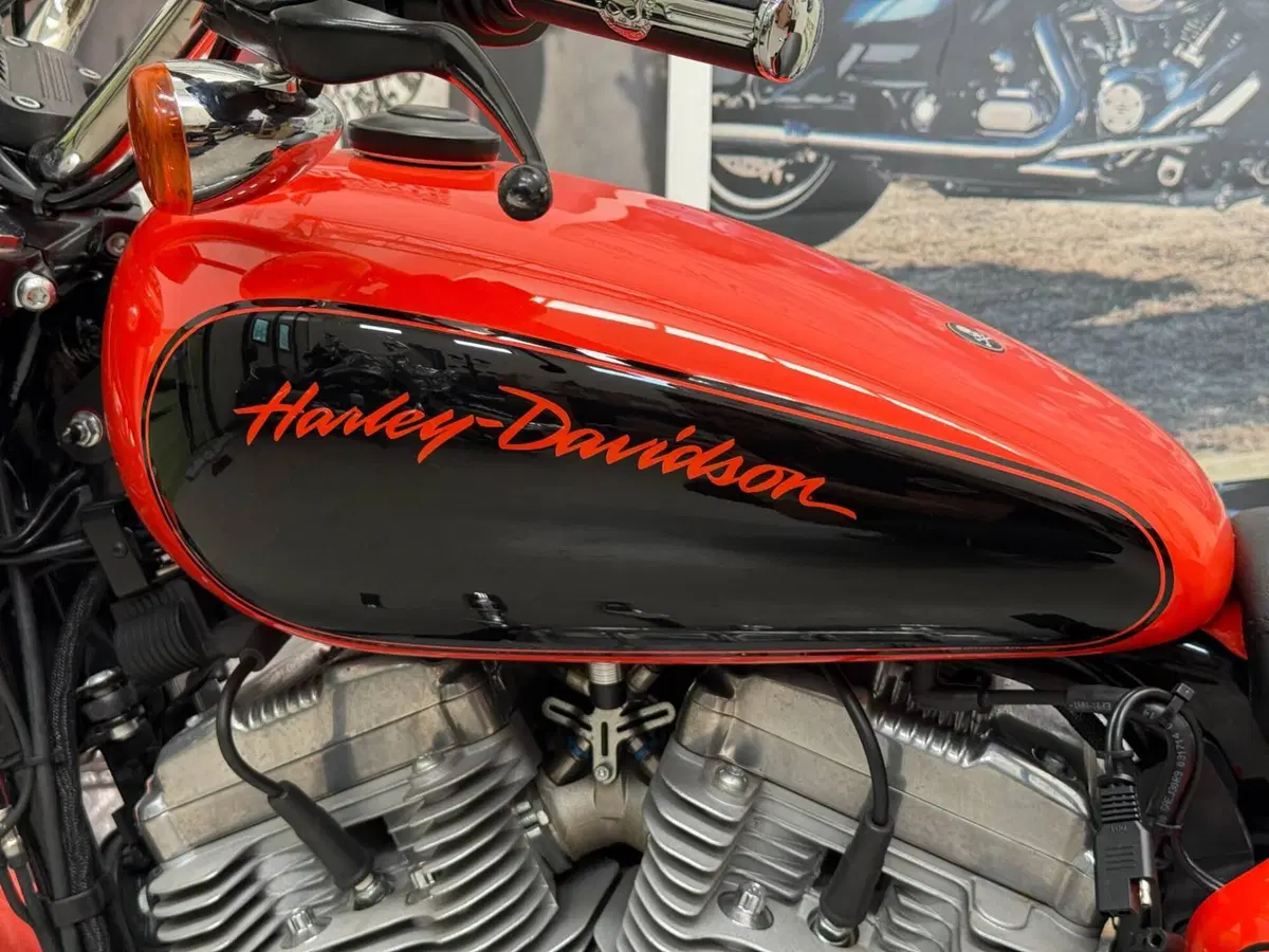 Harley-Davidson 883 SuperLow (2010 - 16) - XL 883L (2)