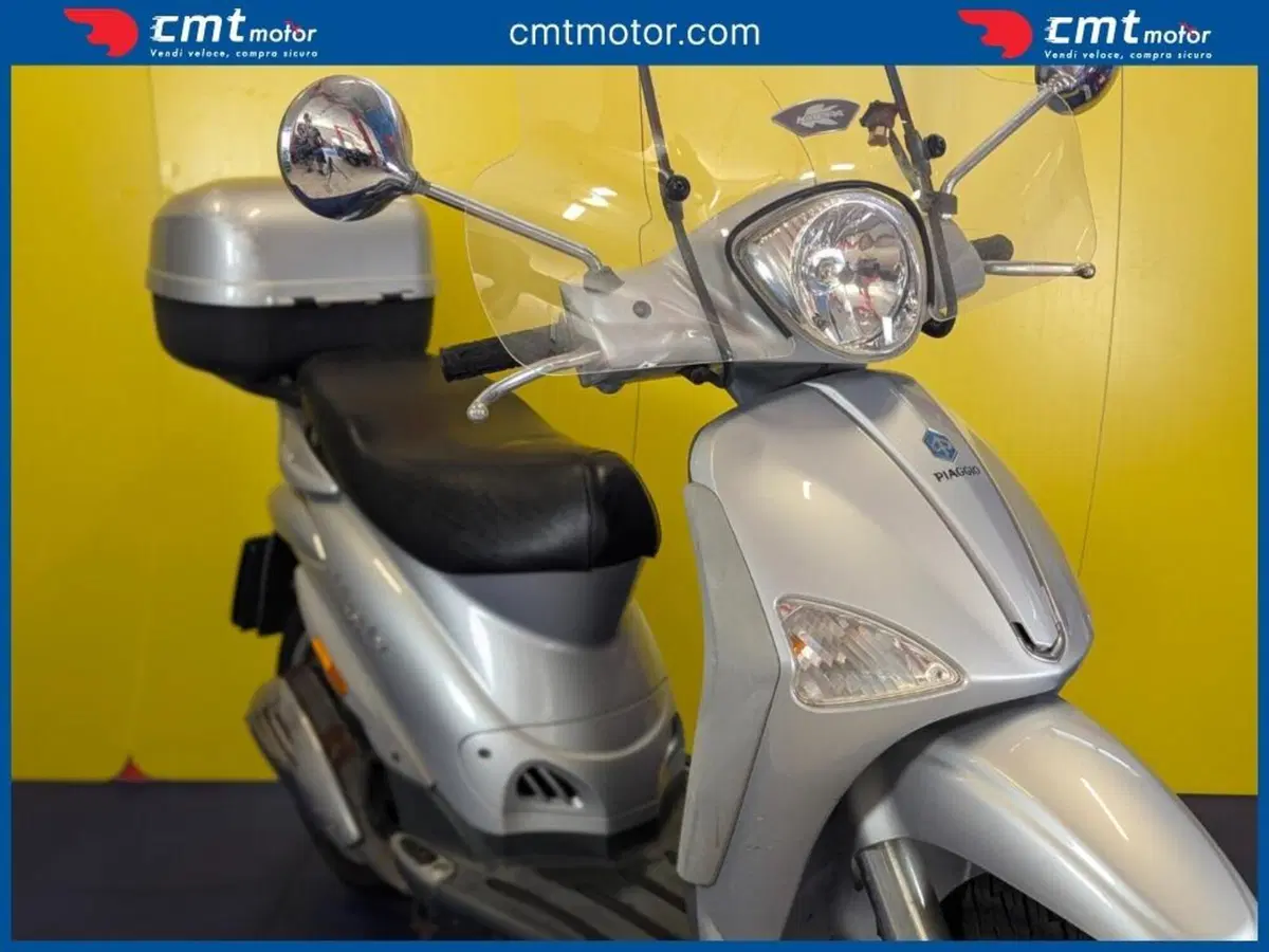 Piaggio Liberty 200 4T  (8)