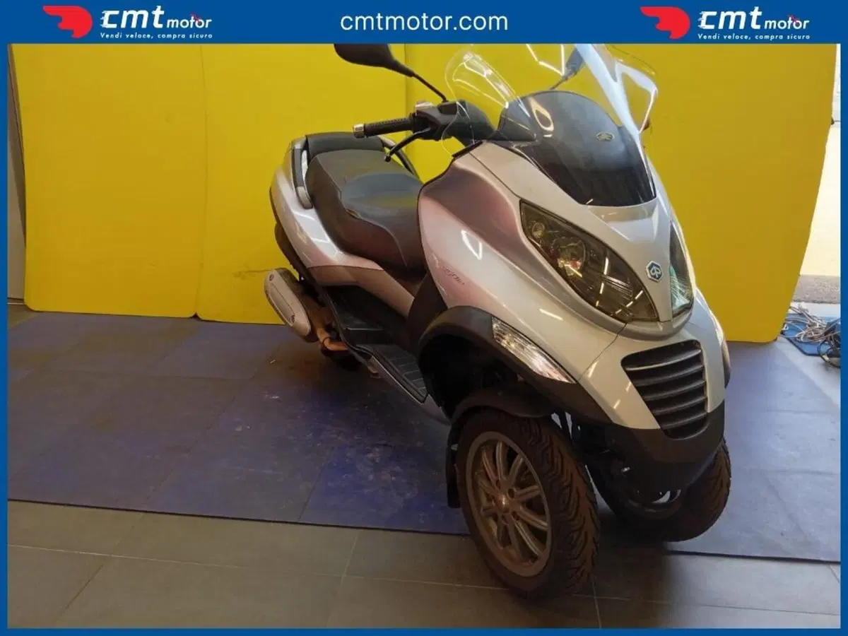 Piaggio MP3 250 i.e. (2)
