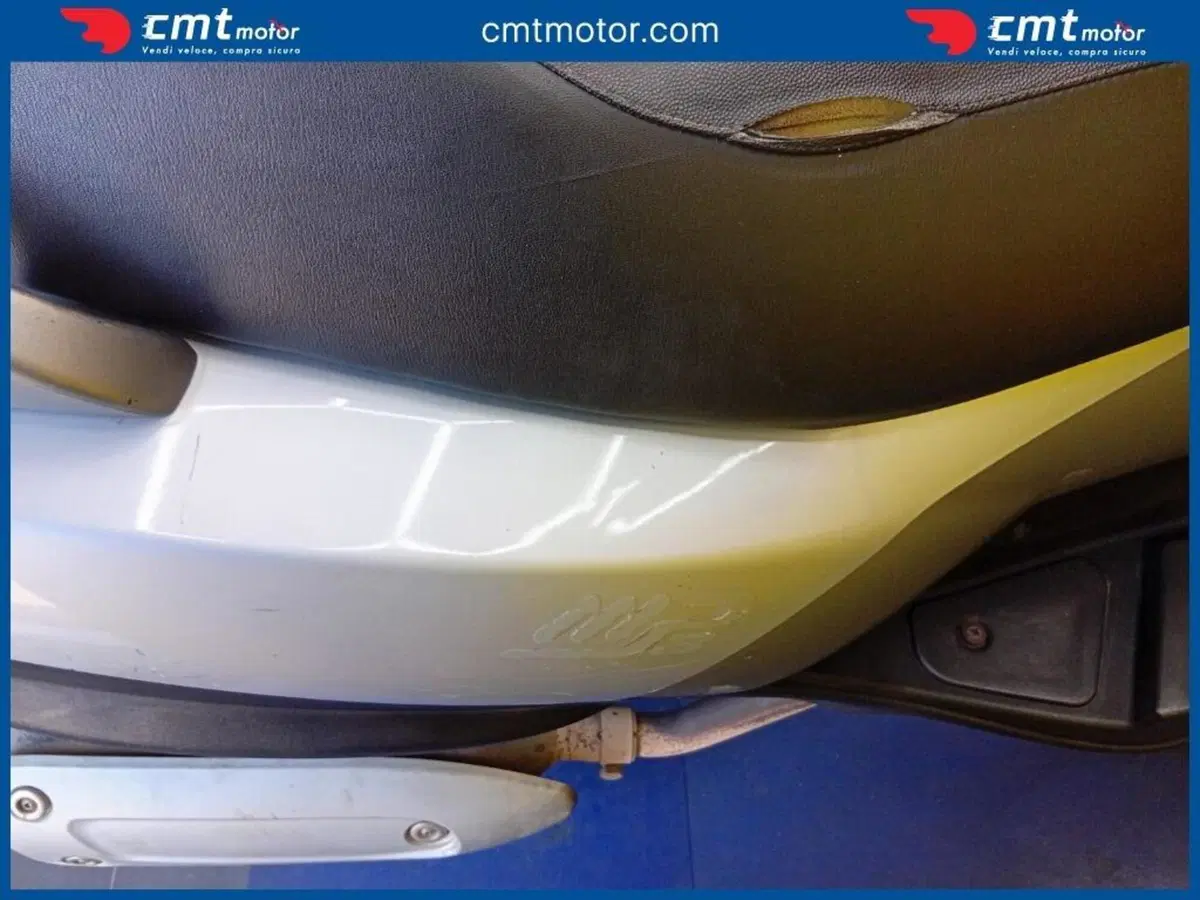 Piaggio MP3 250 i.e. (9)