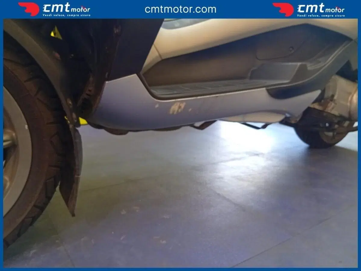Piaggio MP3 250 i.e. (12)