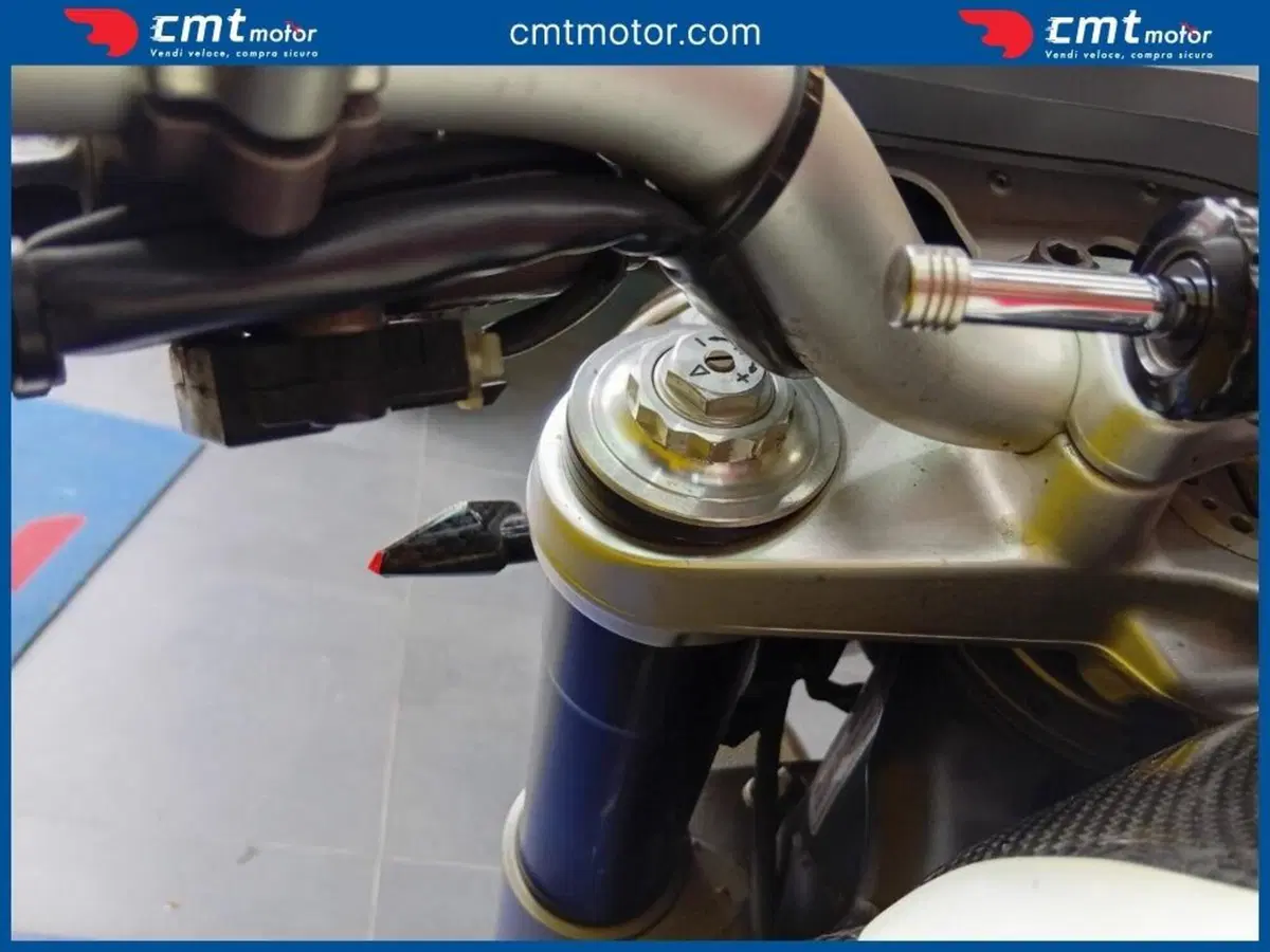 MV Agusta Brutale 910 R (2006 - 11) (3)