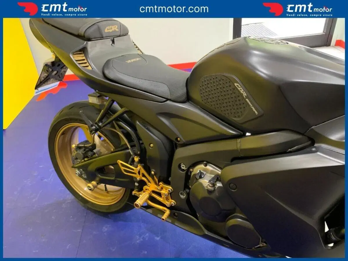 Honda CBR 600 RR (2005 - 06) (6)