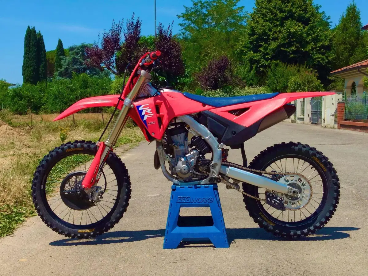 Honda CRF 250R (2024)