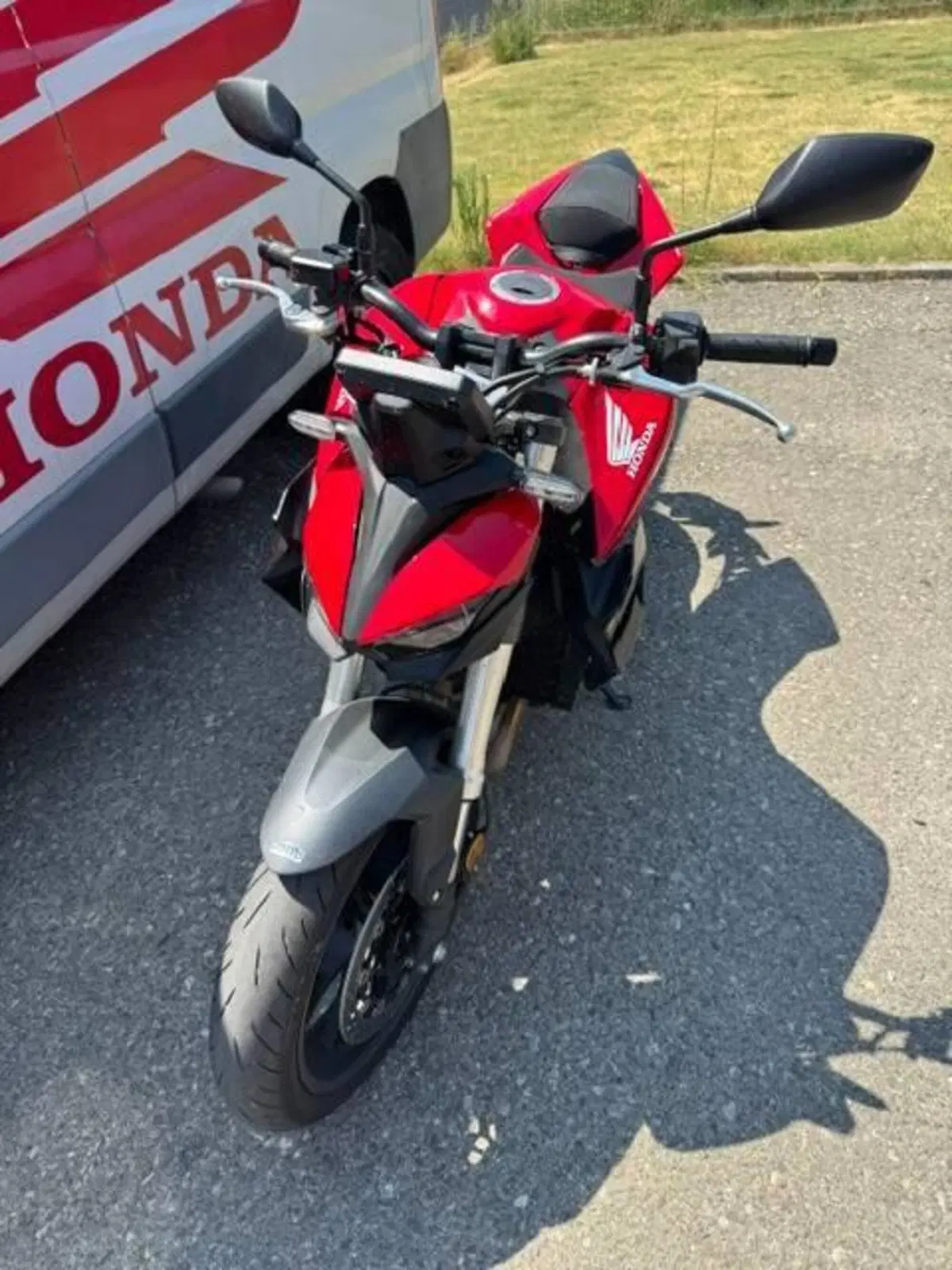 Honda CB 1000 Hornet (2025 - 26) (3)