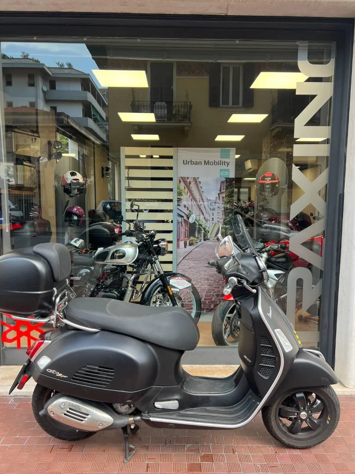 Vespa GTS 300 Hpe Super Tech (2019)