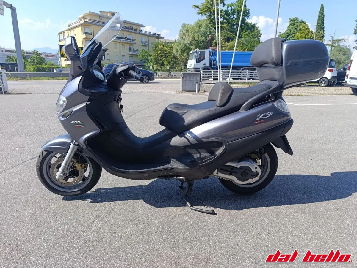 Piaggio X9 500 Evolution (2)