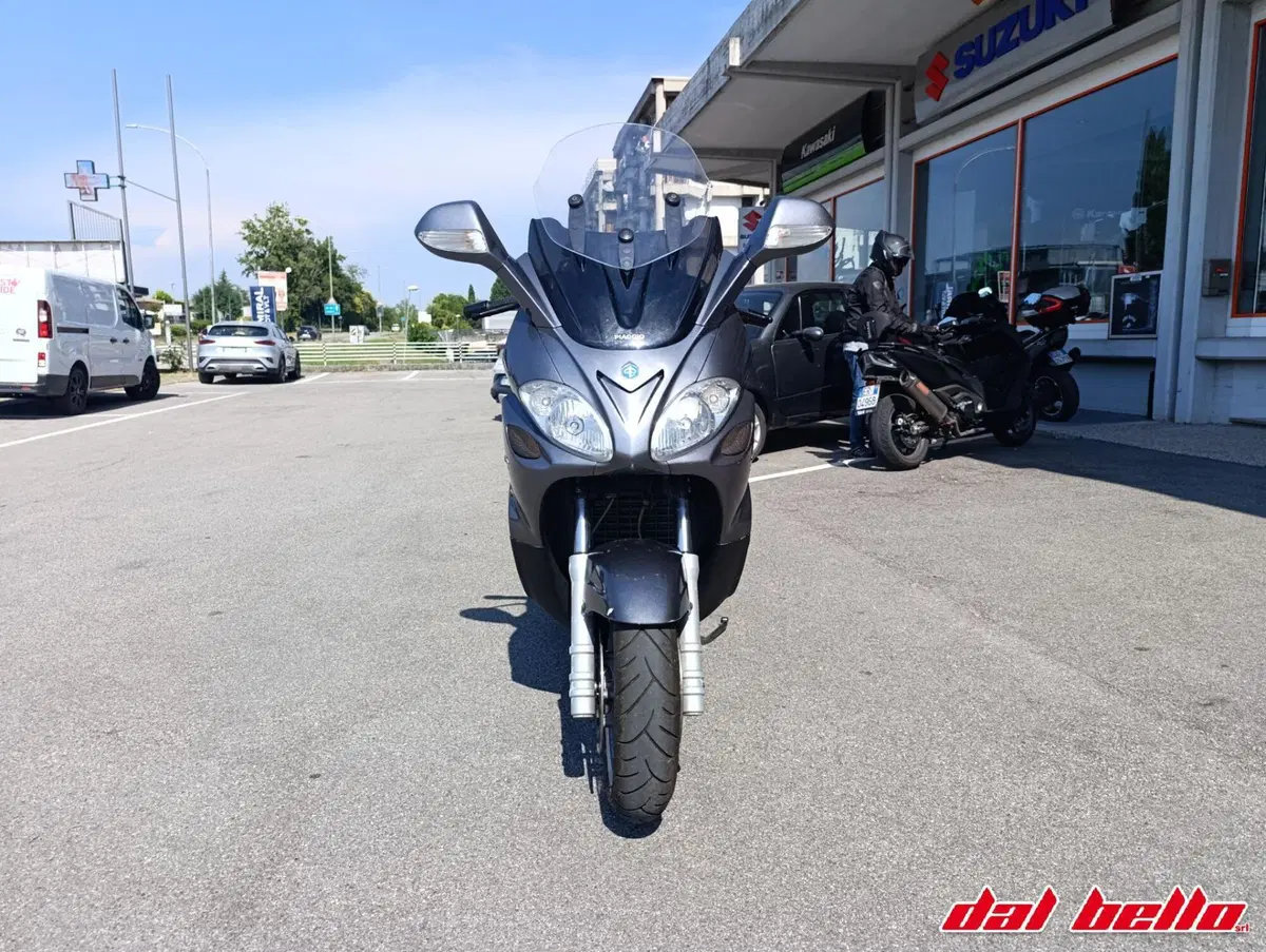 Piaggio X9 500 Evolution (3)