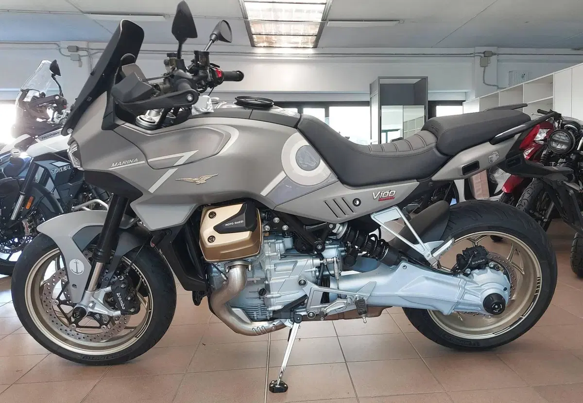 Moto Guzzi V100 Mandello (2025 - 26)
