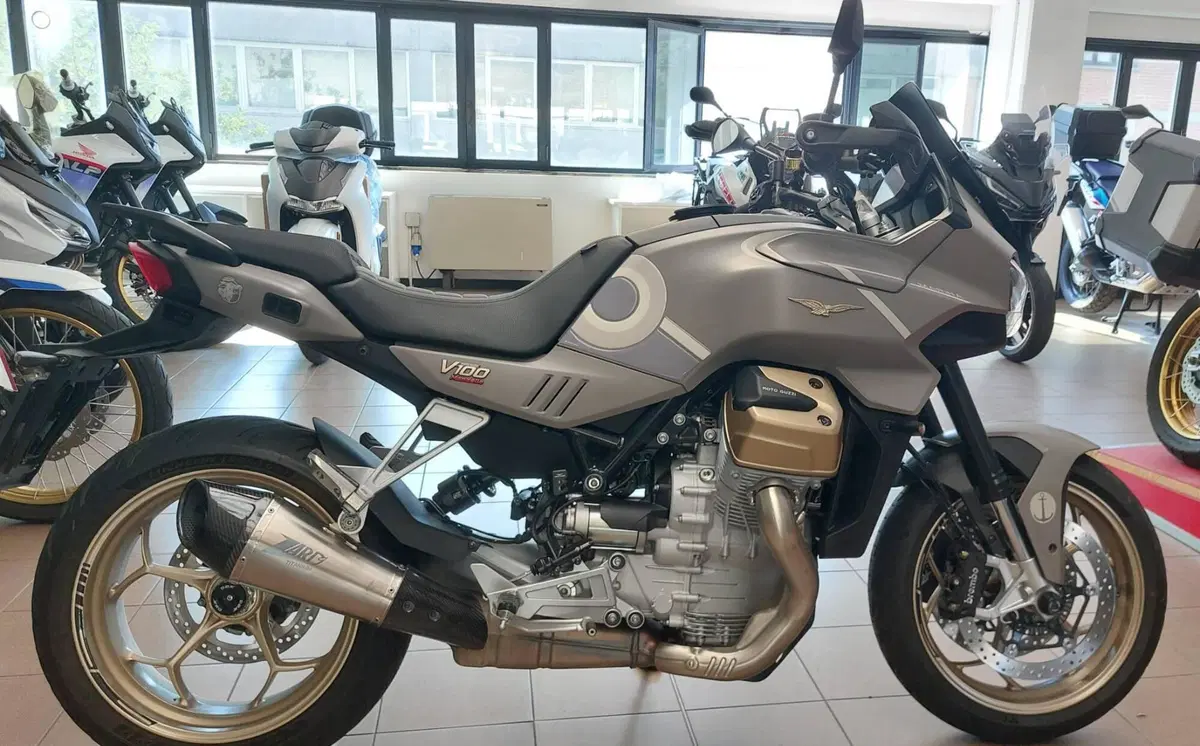 Moto Guzzi V100 Mandello (2025 - 26) (5)
