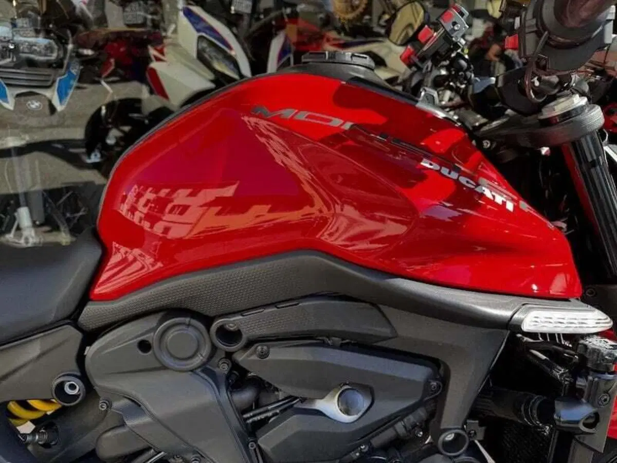 Ducati Monster 937 + (2021 - 25) (9)