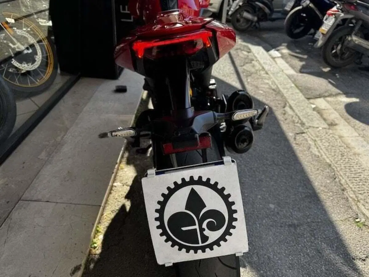 Ducati Monster 937 + (2021 - 25) (15)