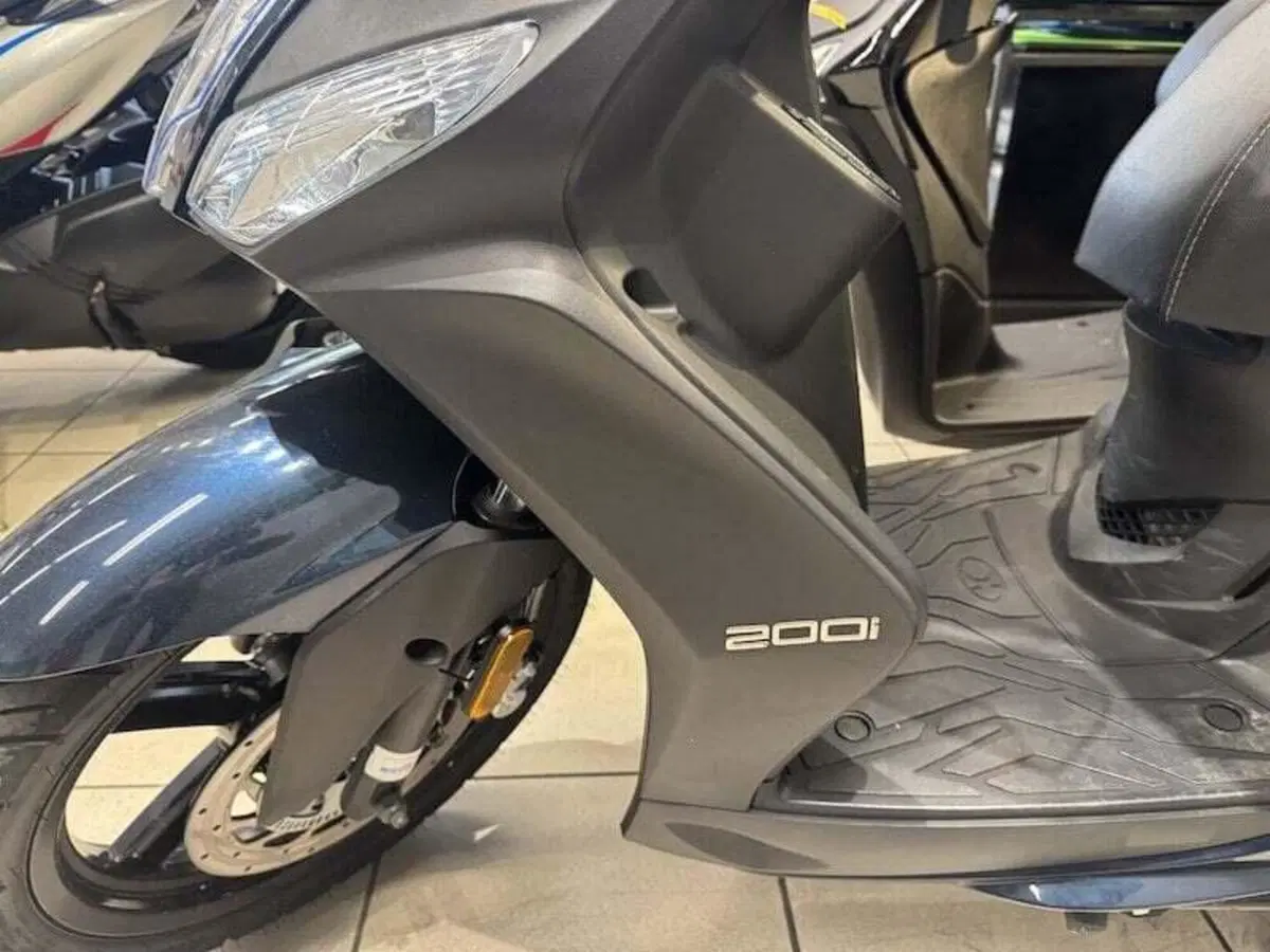 Kymco Agility 200i R16 + (2021 - 25) (18)