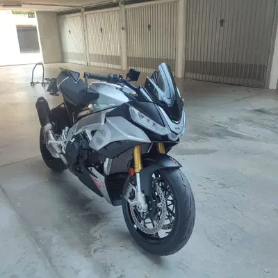Aprilia Tuono V4 (2021 - 24) usata