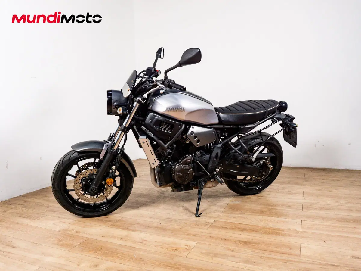 Yamaha XSR 700 (2021) (8)