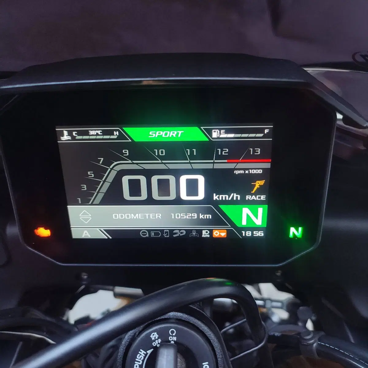Aprilia Tuono V4 (2021 - 24) (5)