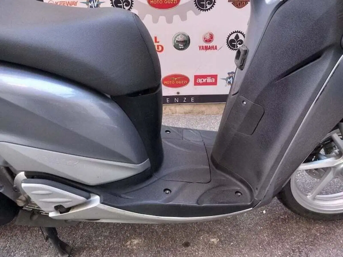 Honda SH 300 i ABS (2013 - 14) (4)