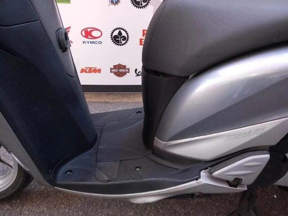 Honda SH 300 i ABS (2013 - 14) (17)