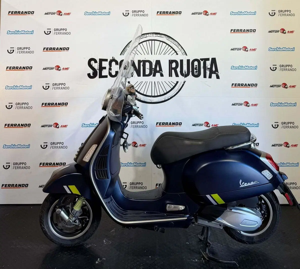 Vespa GTS 300 Super Tech (2023 - 24) (2)
