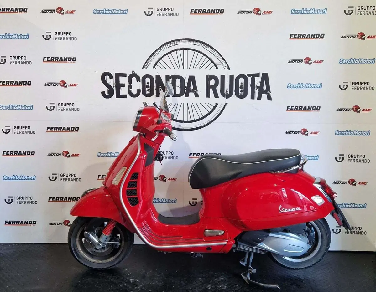 Vespa GTS 300 Super Hpe (2018 - 19) (2)