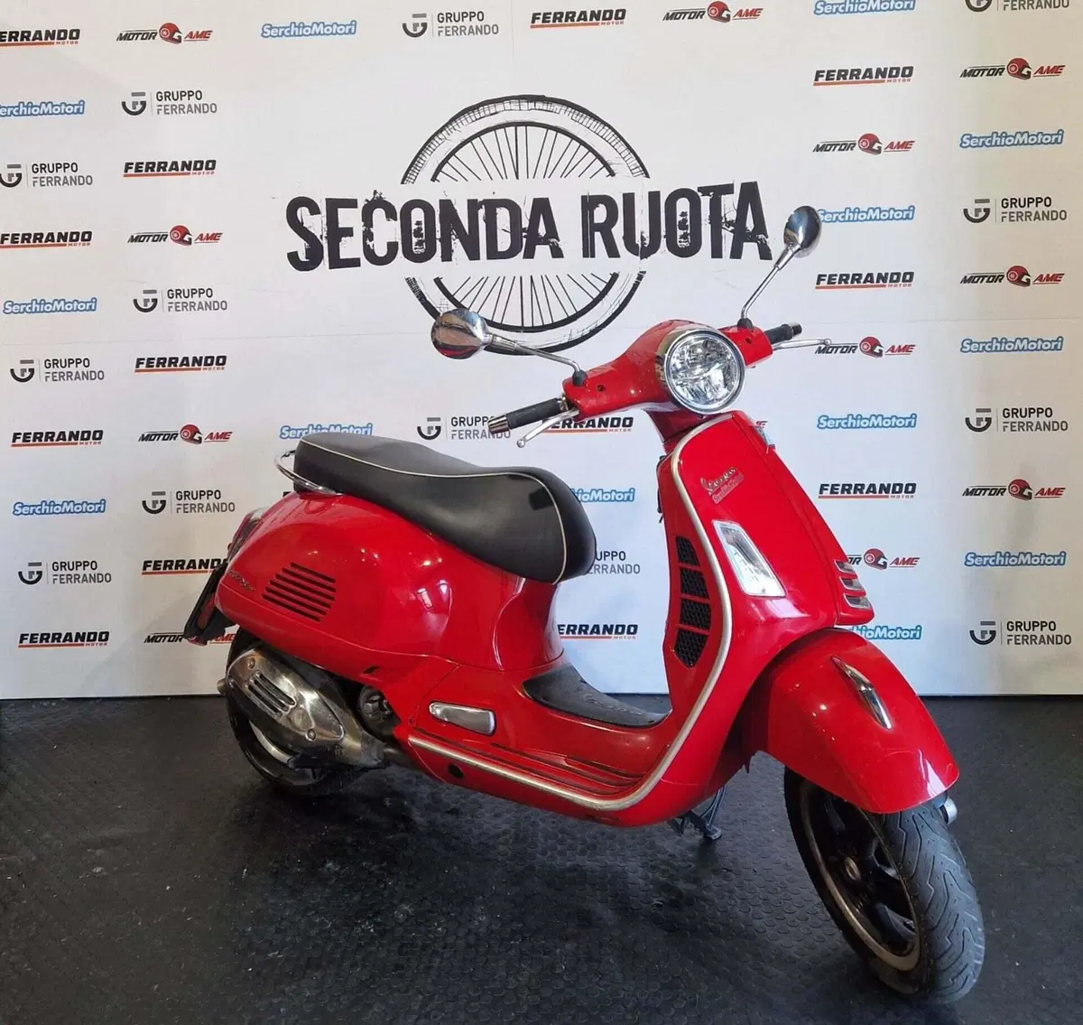 Vespa GTS 300 Super Hpe (2018 - 19) (3)