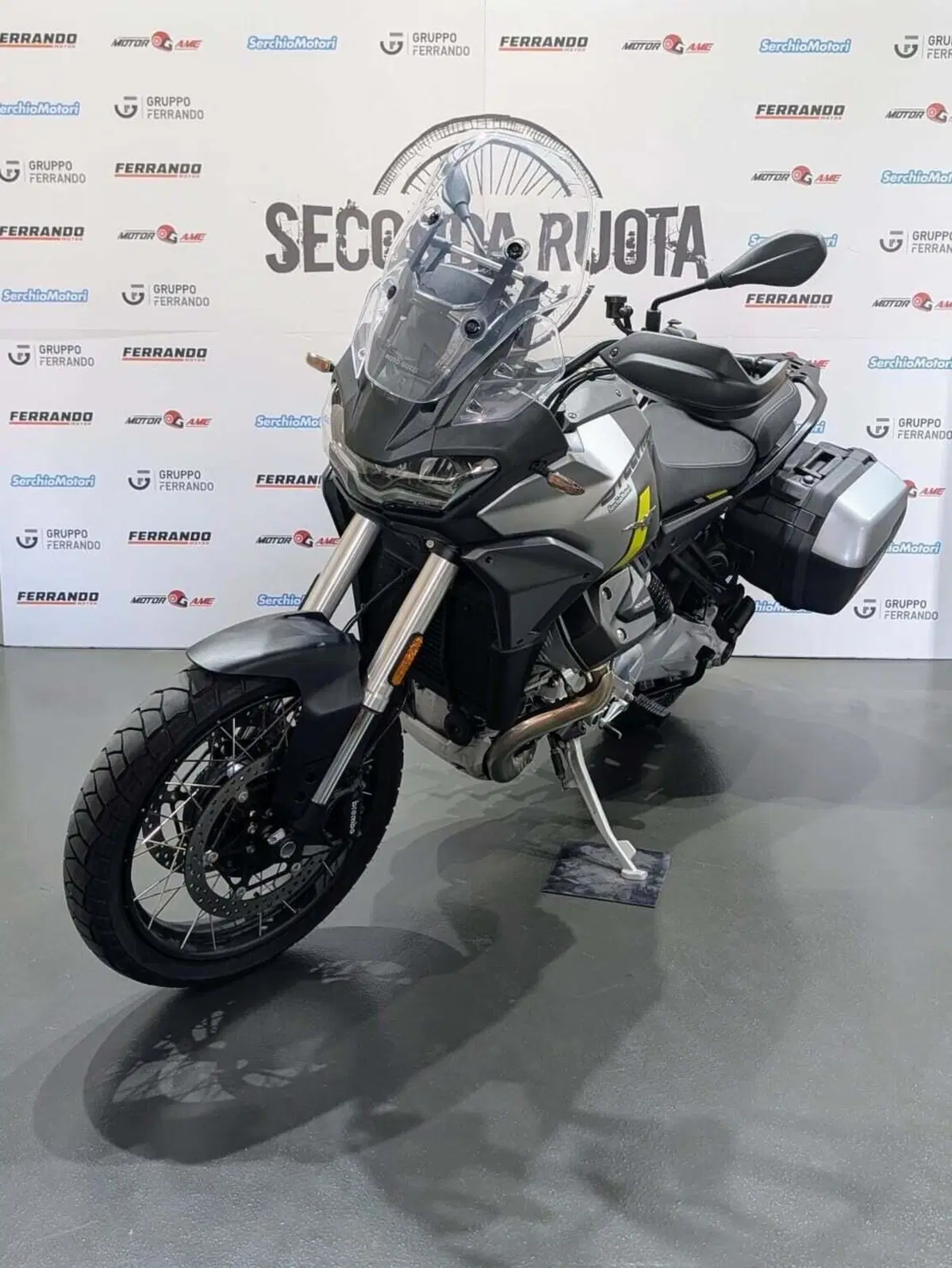 Moto Guzzi Stelvio (2024 - 26) (4)