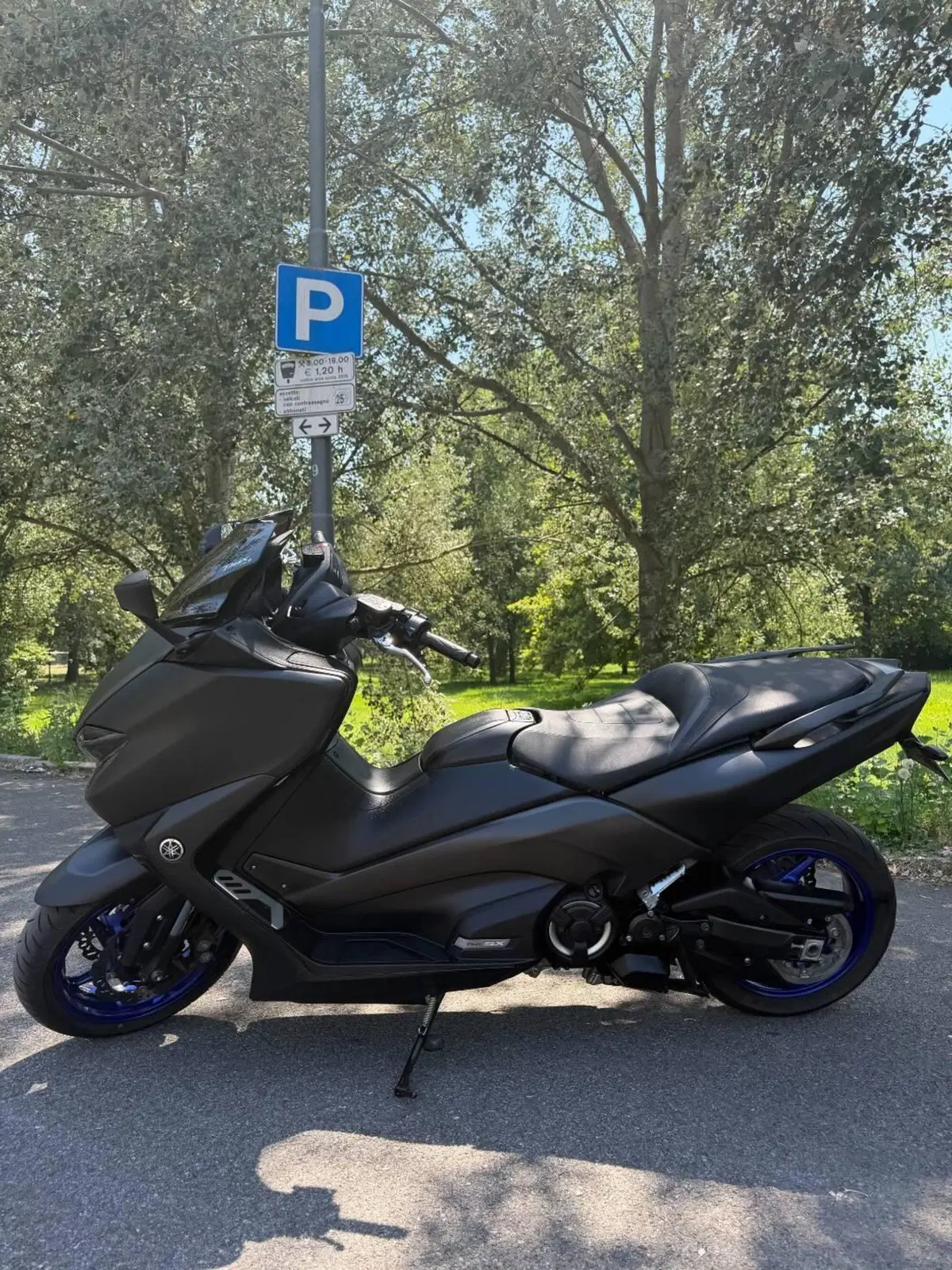 Yamaha T-Max 530 SX Sport Edition (2018 - 19) (2)