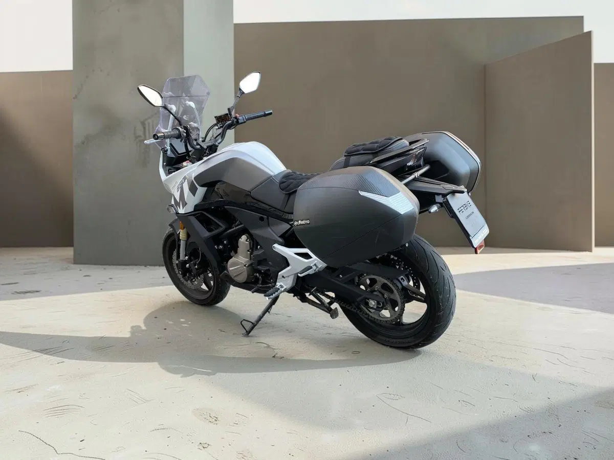 CFMOTO 650MT (2021 - 24) (6)