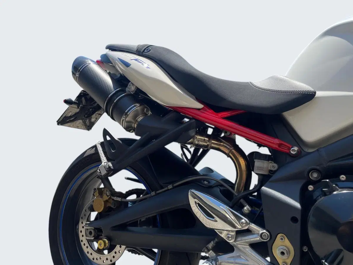 Triumph Street Triple (2007 - 12) (8)