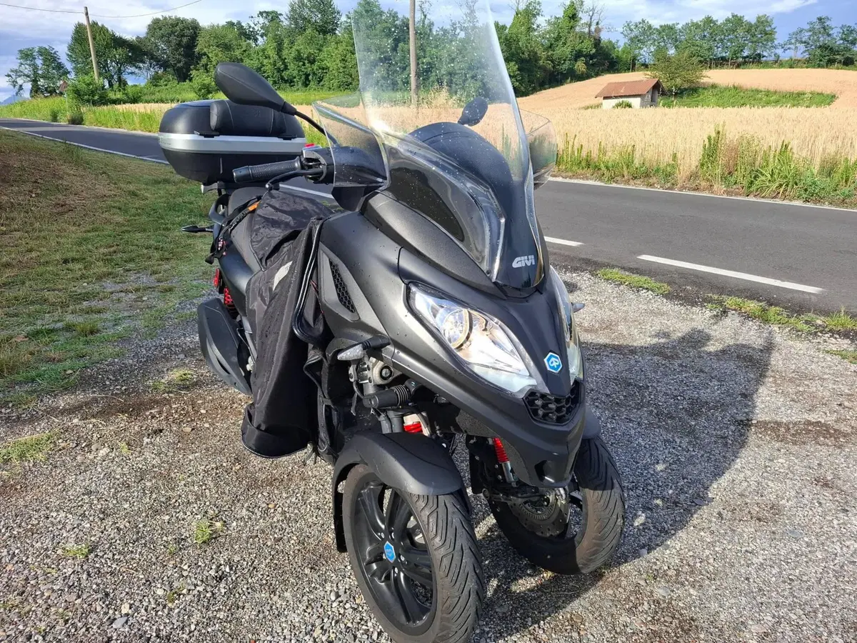 Piaggio MP3 300 Sport ABS Hpe (2021 - 24) (2)