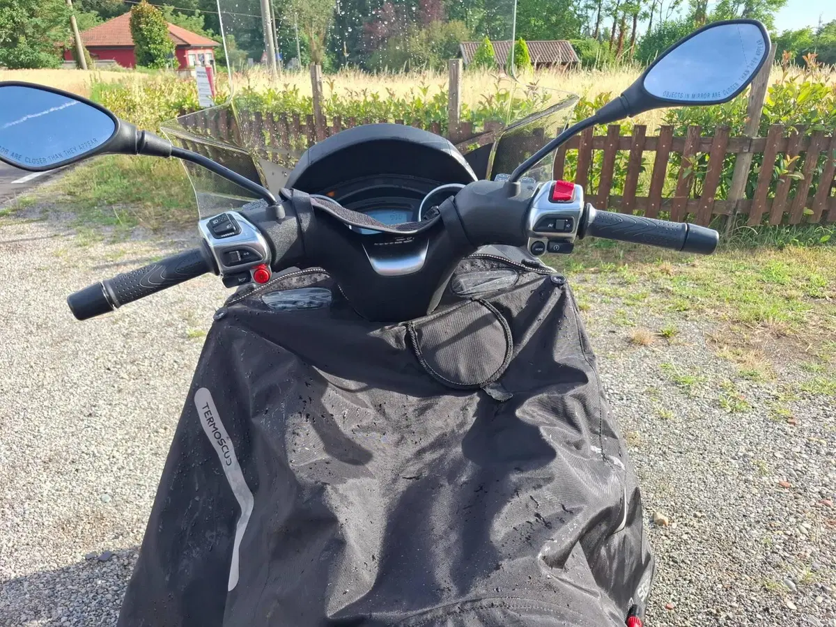 Piaggio MP3 300 Sport ABS Hpe (2021 - 24) (7)
