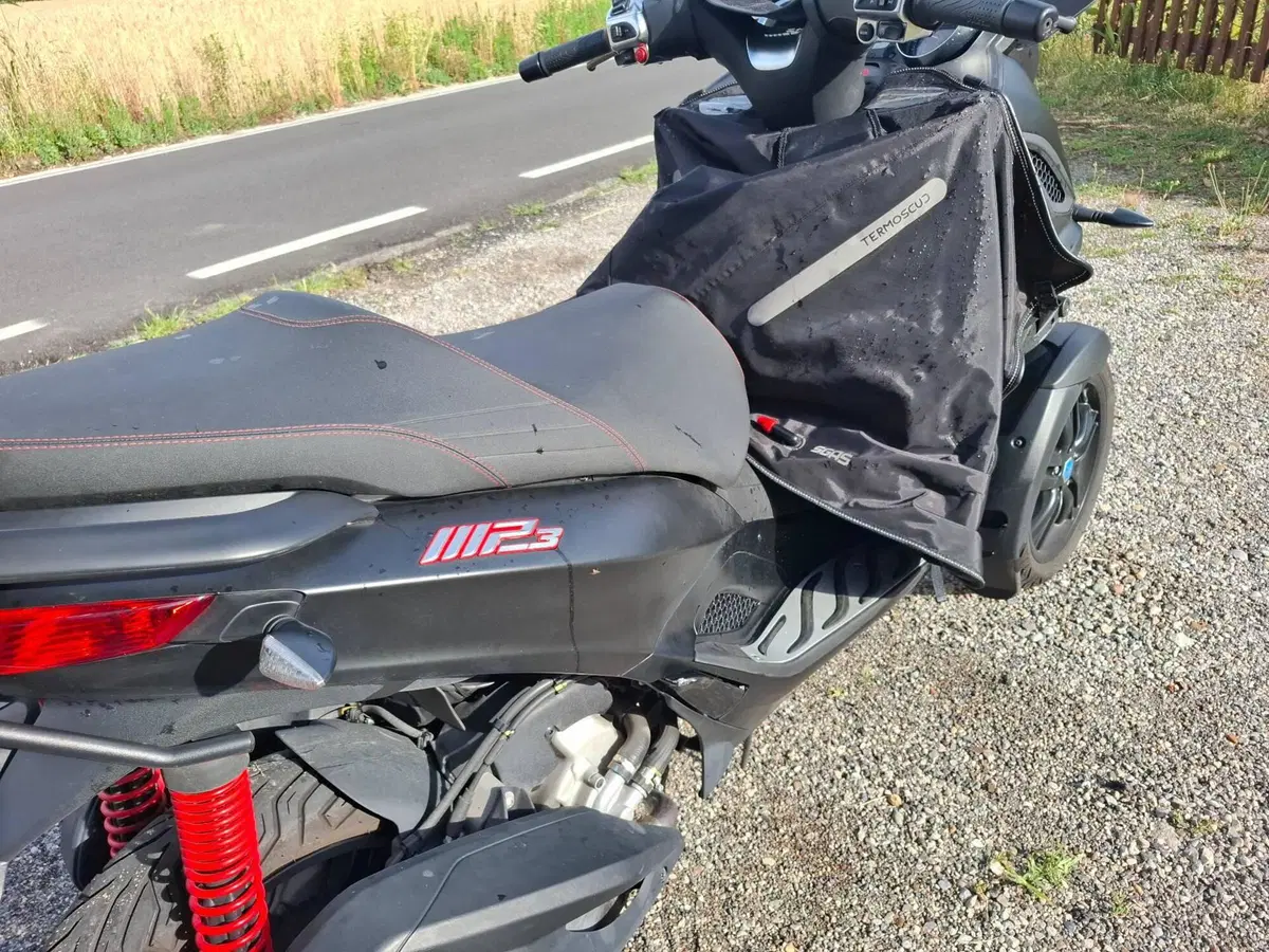 Piaggio MP3 300 Sport ABS Hpe (2021 - 24) (8)