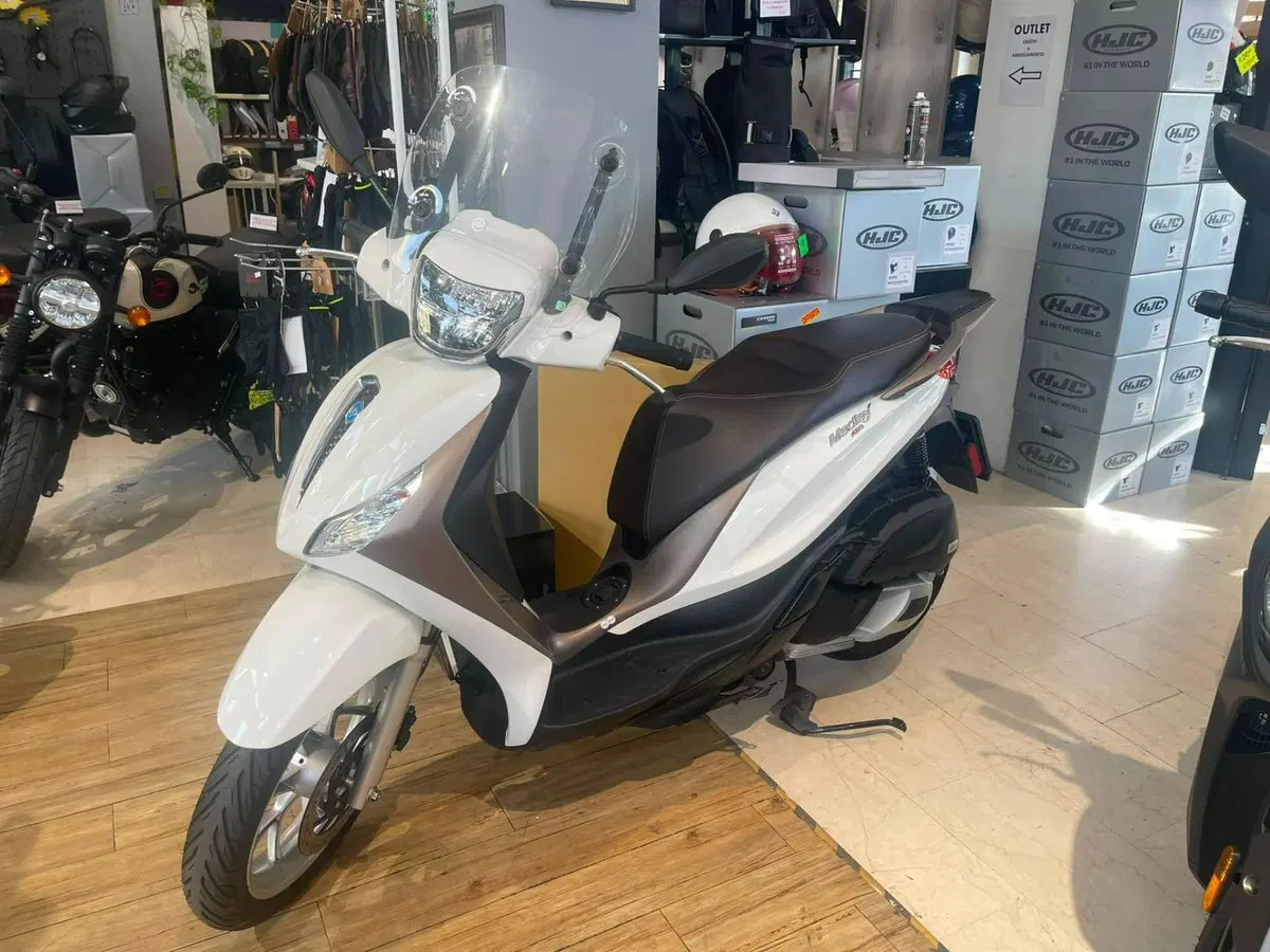 Piaggio Medley 150 ABS (2021 - 25) (12)