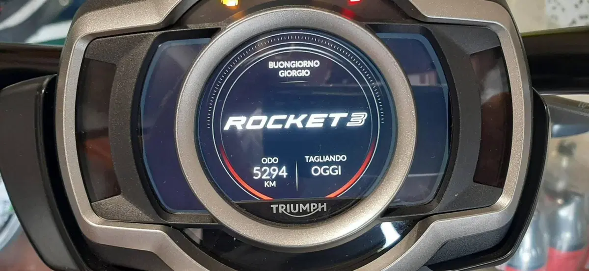 Triumph Rocket 3 R (2021 - 24) (3)