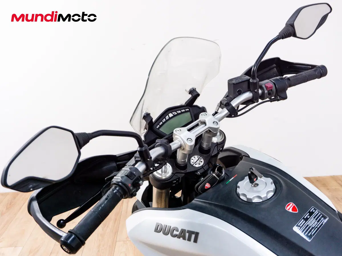 Ducati Hyperstrada 821 (2013 - 15) (9)