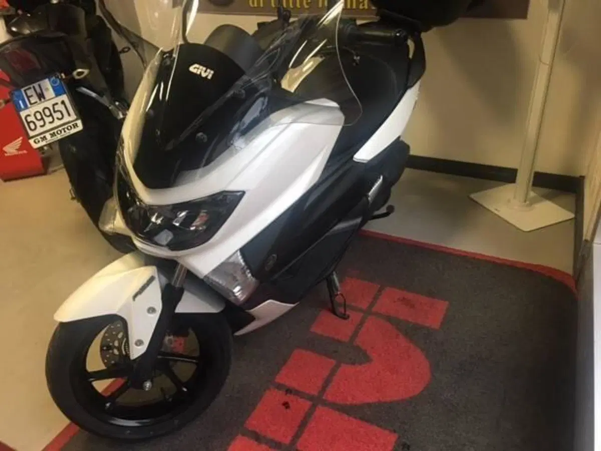 Yamaha N-Max 155 (2017 - 20) (4)